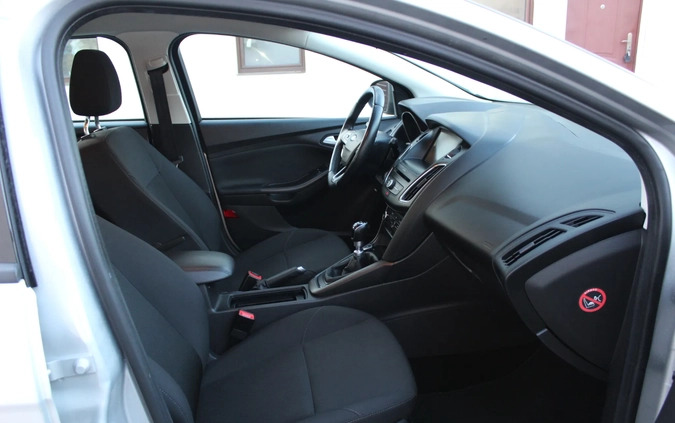Ford Focus cena 35900 przebieg: 212158, rok produkcji 2016 z Olsztyn małe 407